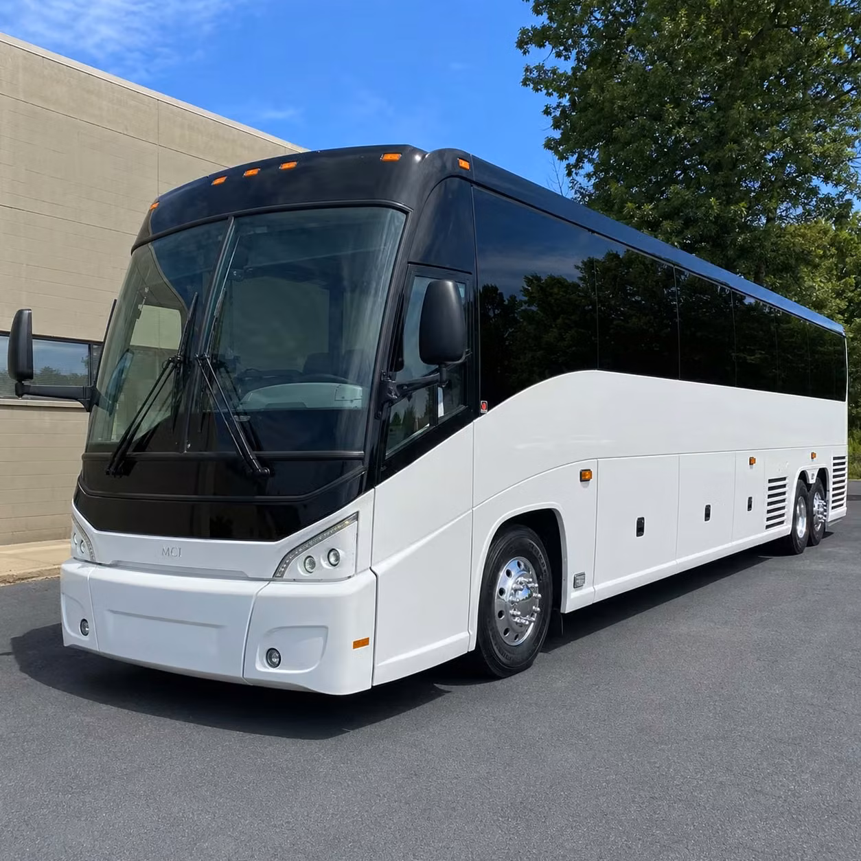 long distance bus trips from bakersfield to los angeles and southern california